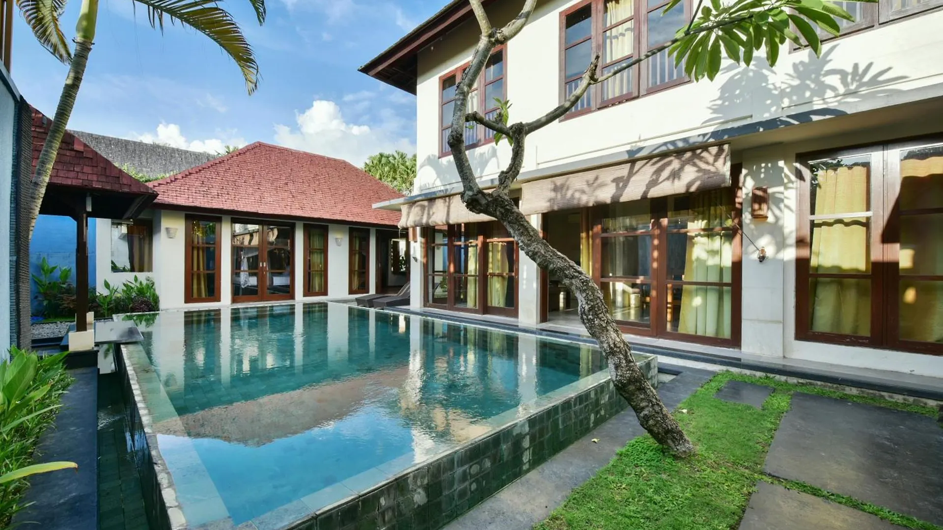 The Khayangan Dreams Villa Umalas Kerobokan